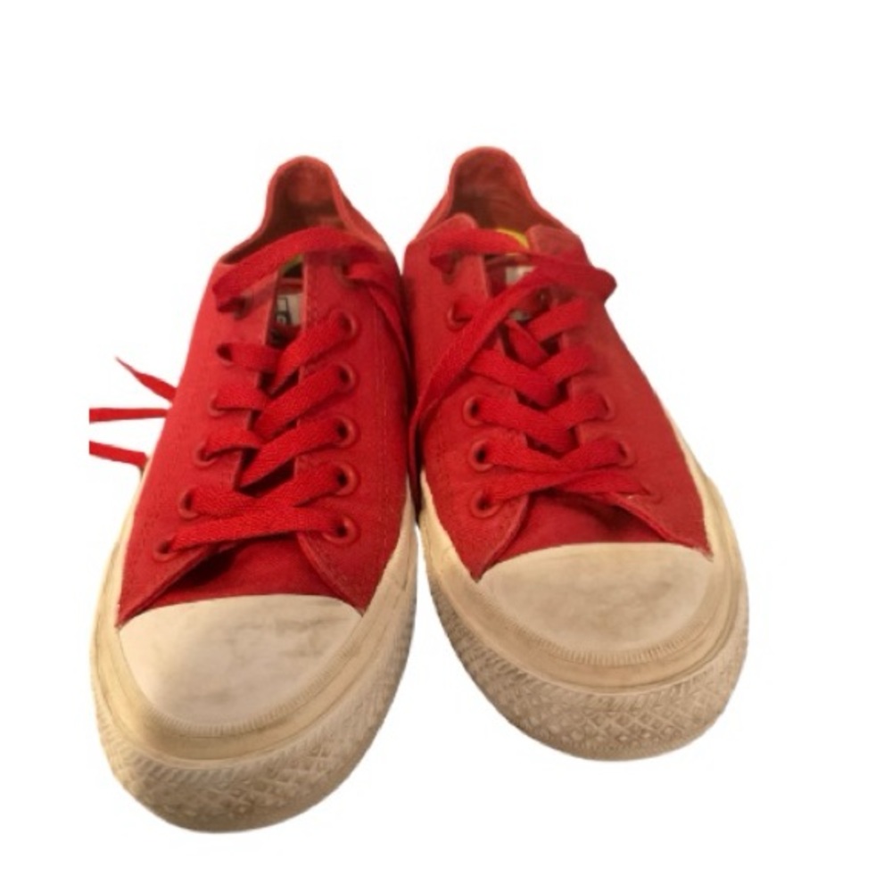 Chuck Taylor II Red Low Top Lunarlon Soles.  Size 7.5.